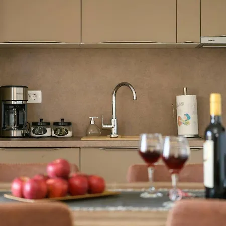 Dora Fuer 4 Personen Und 1 Kind Apartmán