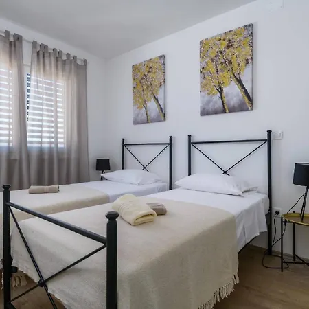 Apartmán Dora Fuer 4 Personen Und 1 Kind Pula